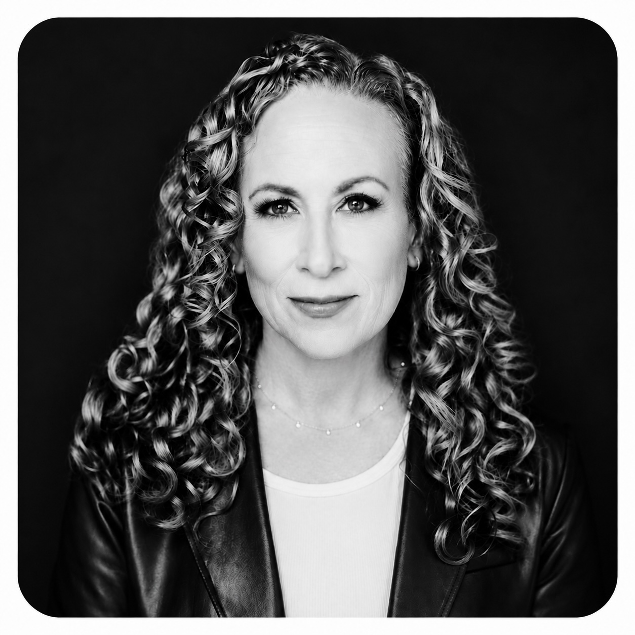Jodi-Picoult-author-photo-credit-Jesse-Dittmar